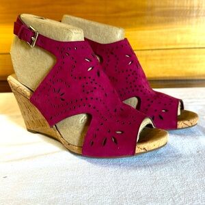 Isaac Mizrahi Burgundy Wedge Sandals